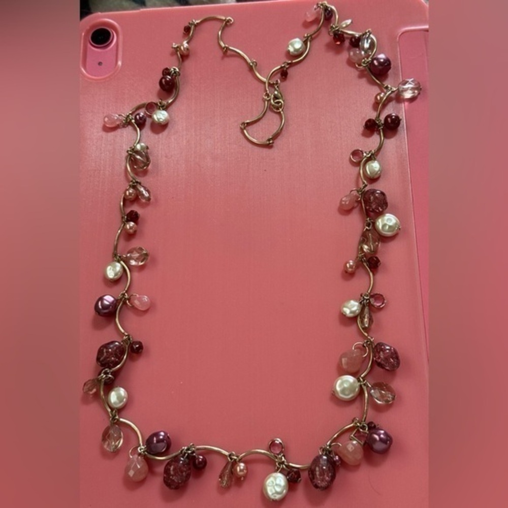 Leaf On. Vine Pearl and Glass Bead Necklace 🌟